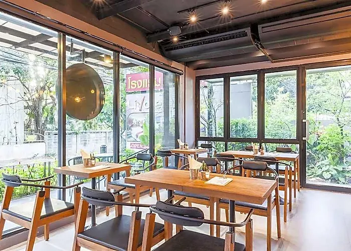曼谷叻抛利沃特尔酒店